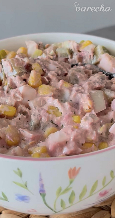 Tuniakový šalát s cviklou