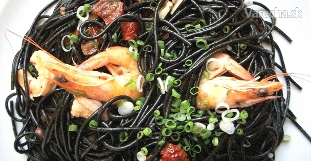 Čierne špagety s krevetami