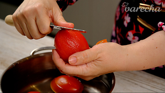 Ako ošúpať paradajky