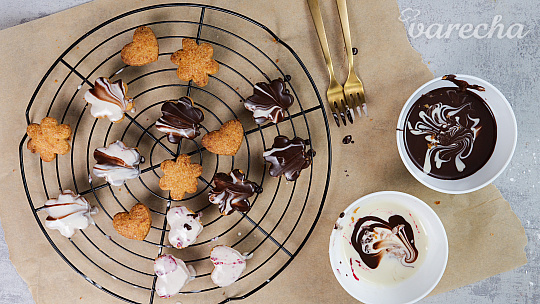 Mramorovaná poleva na sušienky a koláčiky. Jednoduchý spôsob, ako dosiahnuť wau efekt