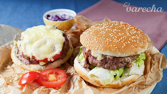 Šťavnaté plnené morčacie burgery pečené v rúre