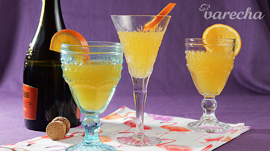 Ostalo vám prosecco zo Silvestra a mandľový likér od Vianoc? Namiešajte si super drink