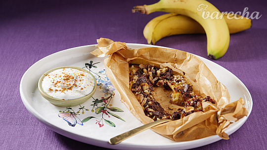 Banánové lodičky s orechmi a čokoládou, efektný bleskový pečený dezert
