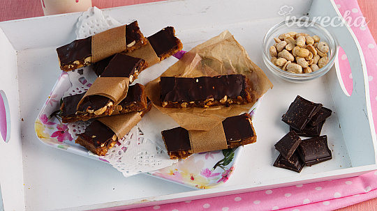 Arašidové tyčinky s „karamelom“ bez cukru