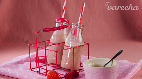 Srvátkové smoothie s ovocím, fit nápoj hotový za minútu