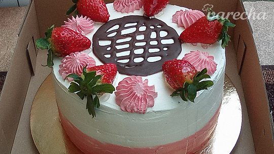 Torta s mascarpone a jahodami