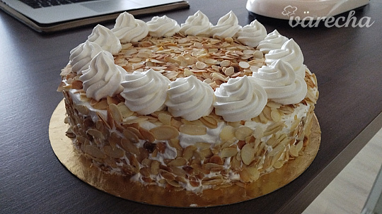 Nepečená mandľová torta Malakoff 