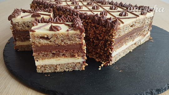 Apsheron - lieskovoorieškový zákusok