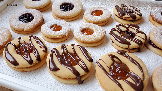 Krehké a mäkučké linecké pečivko