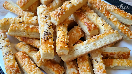 Krehké syrové paličky