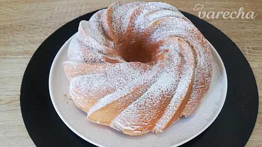 Vláčna olejová mramorovaná bábovka