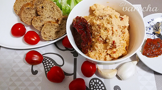 Syrová nátierka so sušenými paradajkami