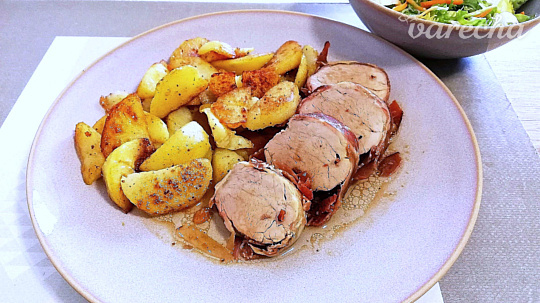 Bravčová panenka v šunkovom kabátiku