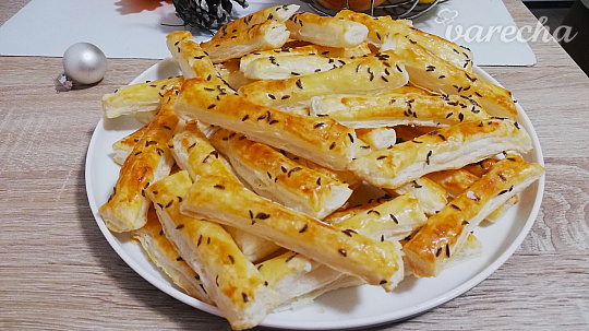 Slané tyčinky z lístkového cesta 