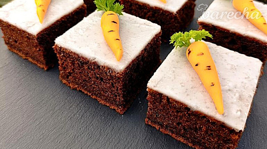 Bezlepkový mrkvový perník